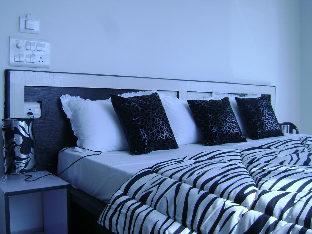 Aura Suites Ґурґаон Екстер'єр фото
